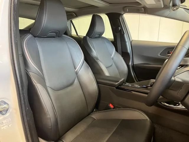 Toyota Prius Z 2023 — миниатюра 4