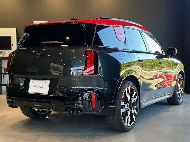 MINI MINI JOHN COOPER WORKS COUNTRYMAN ALL4 JOHN COOPER WORKS TRIM 2024 — миниатюра 2