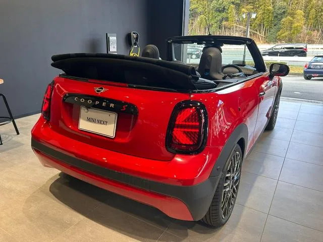 MINI MINI COOPER C CONVERTIBLE FAVOURED TRIM 2025 — миниатюра 3
