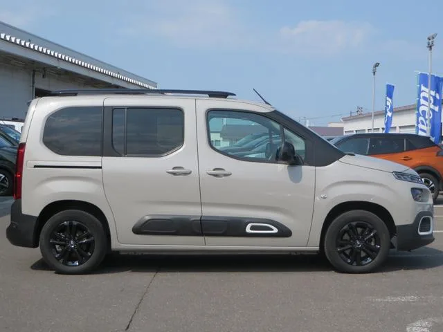 Citroen BERLINGO SHINE 2022 — миниатюра 2