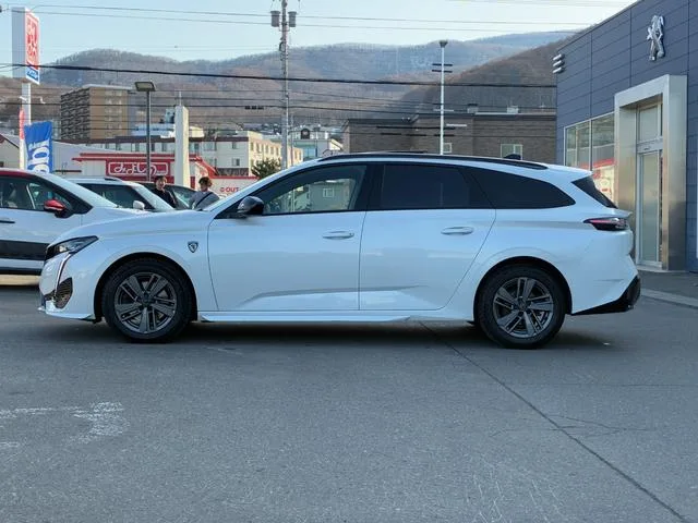 Peugeot 308 SW GT BLUE HDI 2023 — миниатюра 3