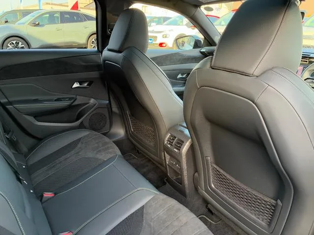 Peugeot 308 SW GT BLUE HDI 2023 — миниатюра 4