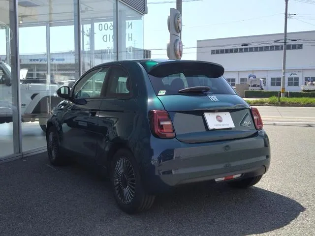 Fiat 500e POP 2023 — миниатюра 3