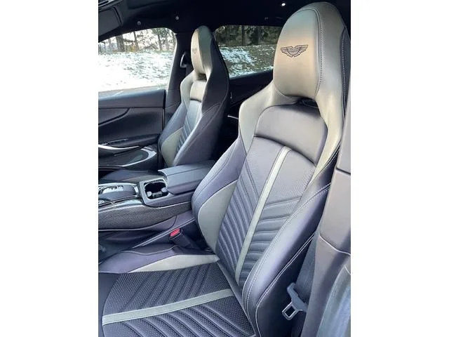 Aston Martin DBX 707 2023 — миниатюра 3