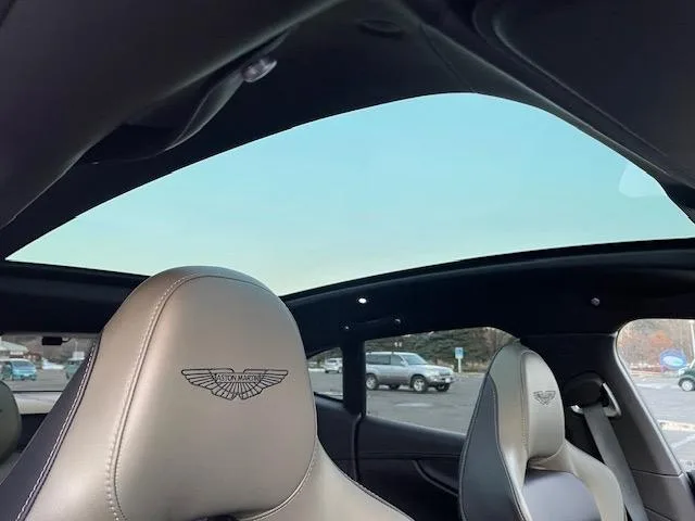 Aston Martin DBX 707 2023 — миниатюра 5