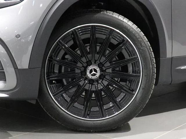 Mercedes-Benz GLB-Class GLB180 URBAN STARS 2026 — миниатюра 2