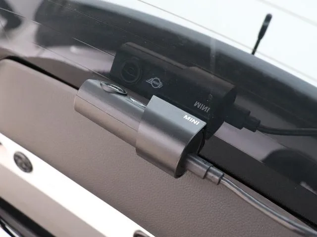 MINI MINI COOPER PREMIUM PLUS PACKAGE CLASSIC TRIM 2023 — миниатюра 2
