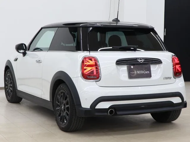 MINI MINI COOPER PREMIUM PLUS PACKAGE CLASSIC TRIM 2023 — миниатюра 5