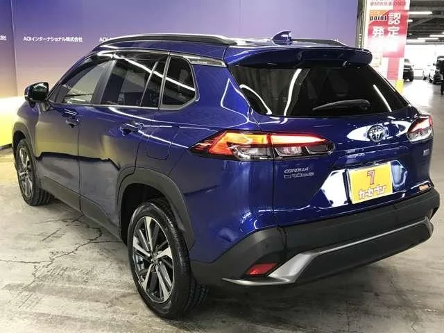 Toyota CorollaCross HYBRID Z 2023 — миниатюра 2