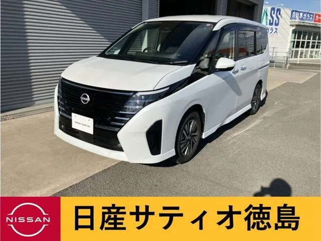 Nissan SERENA E-POWER HIGHWAY STAR V 2024 — фото 1, купить с доставкой в Москву