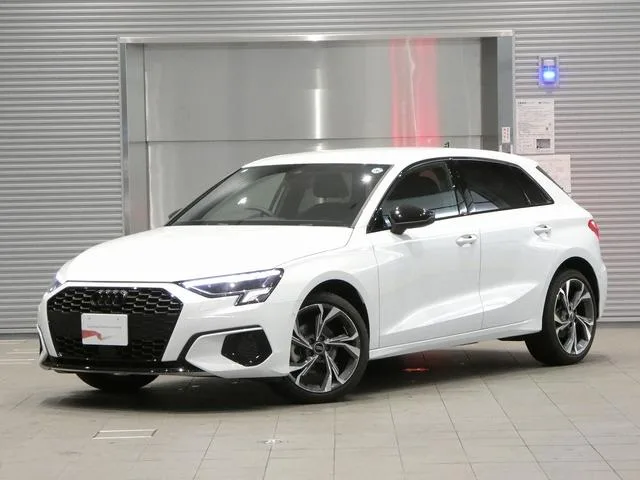 Audi A3 SPORTBACK 30 TFSI ADVANCED 2024 — фото 1, купить с доставкой в Москву