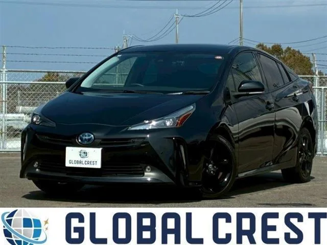Toyota Prius 2022 — фото 1, купить с доставкой в Москву