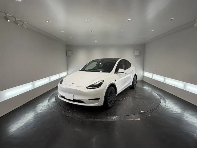 Tesla MODEL Y DUAL MOTOR AWD LONG RANGE 2023 — фото 1, купить с доставкой в Москву