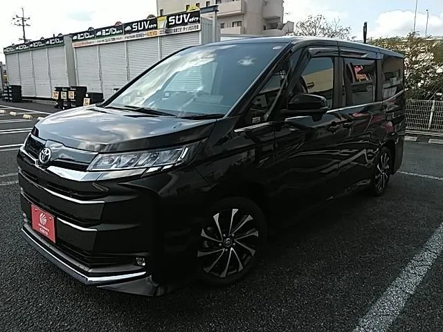 Toyota NOAH HYBRID S-Z 2024 — фото 1, купить с доставкой в Москву