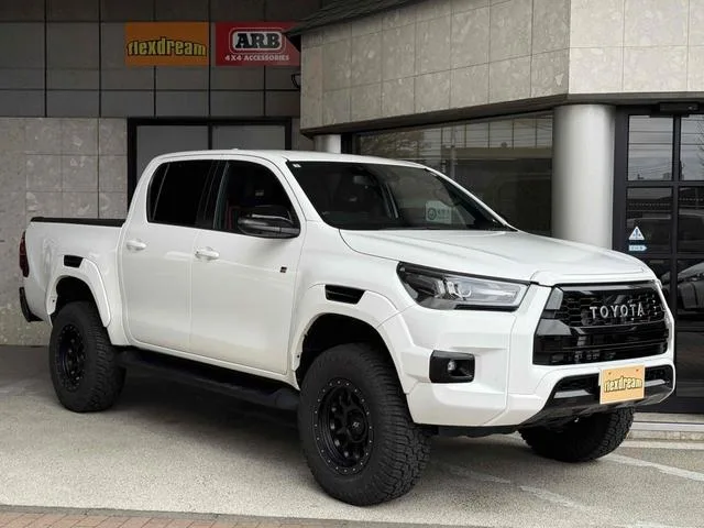 Toyota HILUX Z GR SPORT 2023 — фото 1, купить с доставкой в Москву