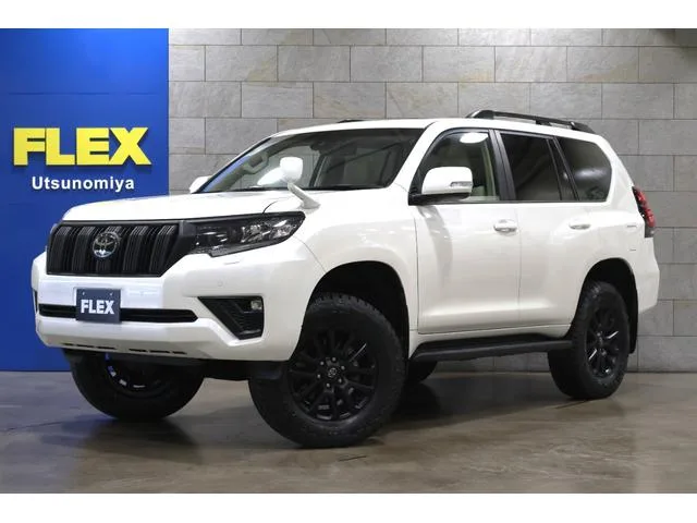 Toyota Land Cruiser Prado TX L PACKAGE MATT BLACK EDITION 2023 — фото 1, купить с доставкой в Москву