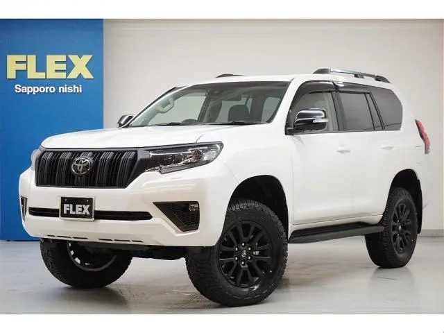 Toyota LAND CRUISER PRADO TX L PACKAGE MATT BLACK EDITION 2023 — фото 1, купить с доставкой в Москву