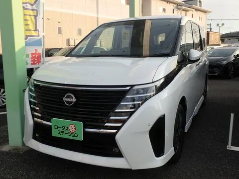 Nissan SERENA 2025 купить в Москве