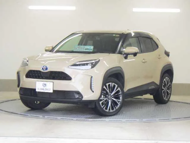 Toyota YARIS CROSS HYBRID Z 2023 — фото 1, купить с доставкой в Москву