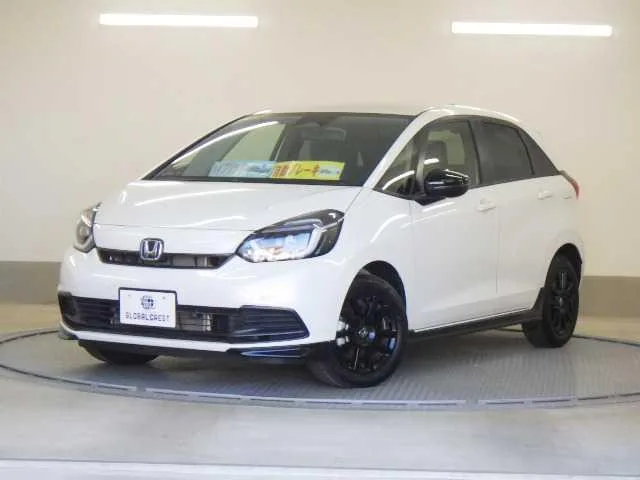 Honda FIT E:HEV HOME BLACK STYLE 2024 — фото 1, купить с доставкой в Москву