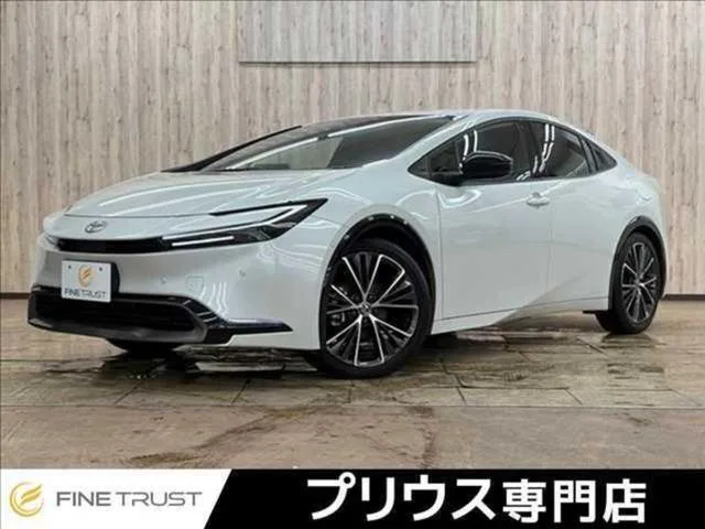 Toyota Prius Z 2023 — фото 1, купить с доставкой в Москву
