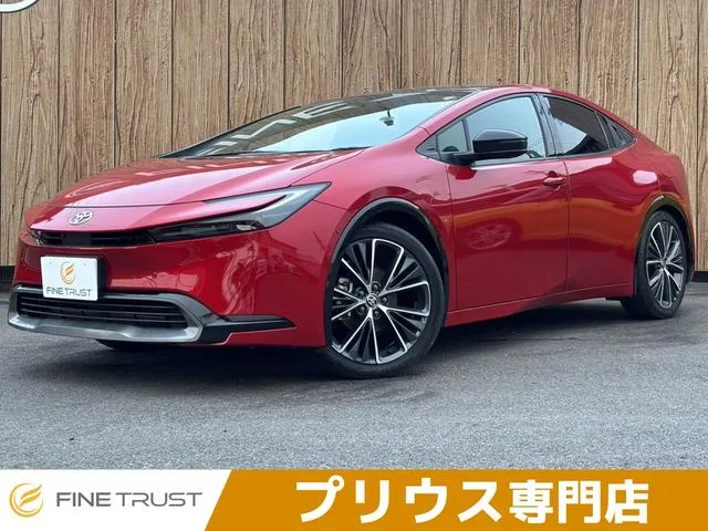 Toyota Prius Z 2023 — фото 1, купить с доставкой в Москву