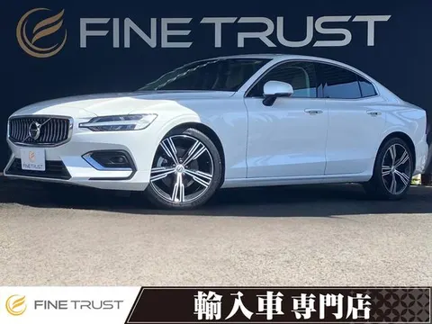 Volvo S60 2022 купить в Москве