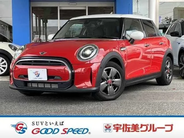 MINI MINI COOPER PREMIUM PLUS PACKAGE CLASSIC TRIM 2023 — фото 1, купить с доставкой в Москву