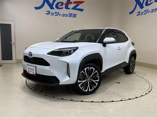 Toyota YARIS CROSS HYBRID Z 2023 — фото 1, купить с доставкой в Москву