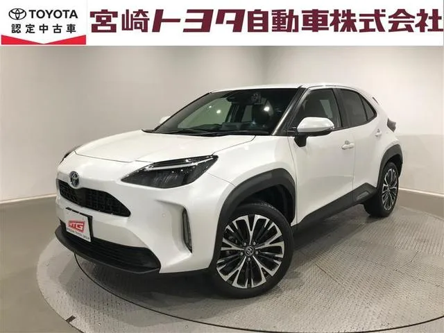 Toyota YARIS CROSS HYBRID Z 2023 — фото 1, купить с доставкой в Москву