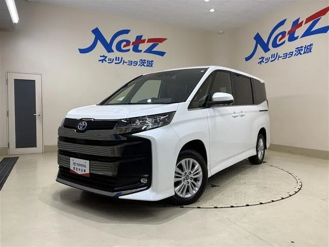 Toyota NOAH HYBRID S-Z 2023 — фото 1, купить с доставкой в Москву