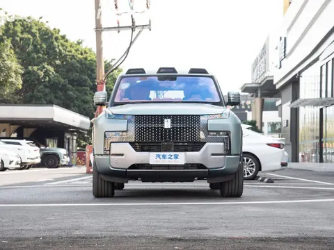 BYD Yangwang U8 2023 купить в Москве