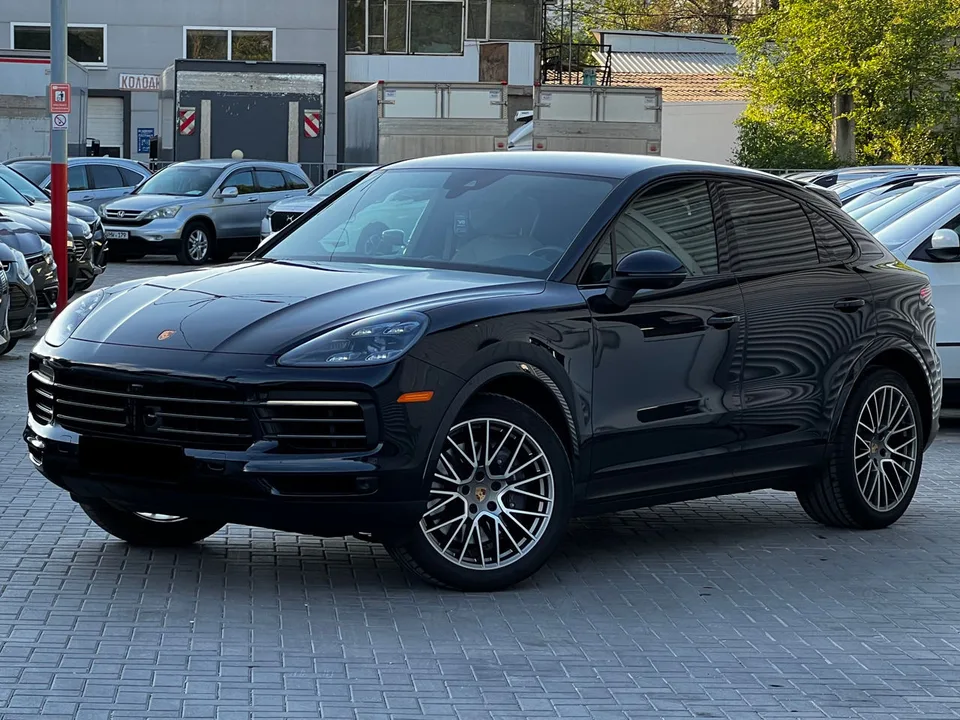 Porsche Cayenne 2022 — фото 1, купить с доставкой в Москву