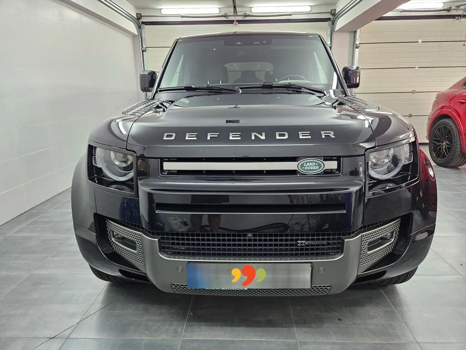Land Rover Defender 2022 — фото 1, купить с доставкой в Москву