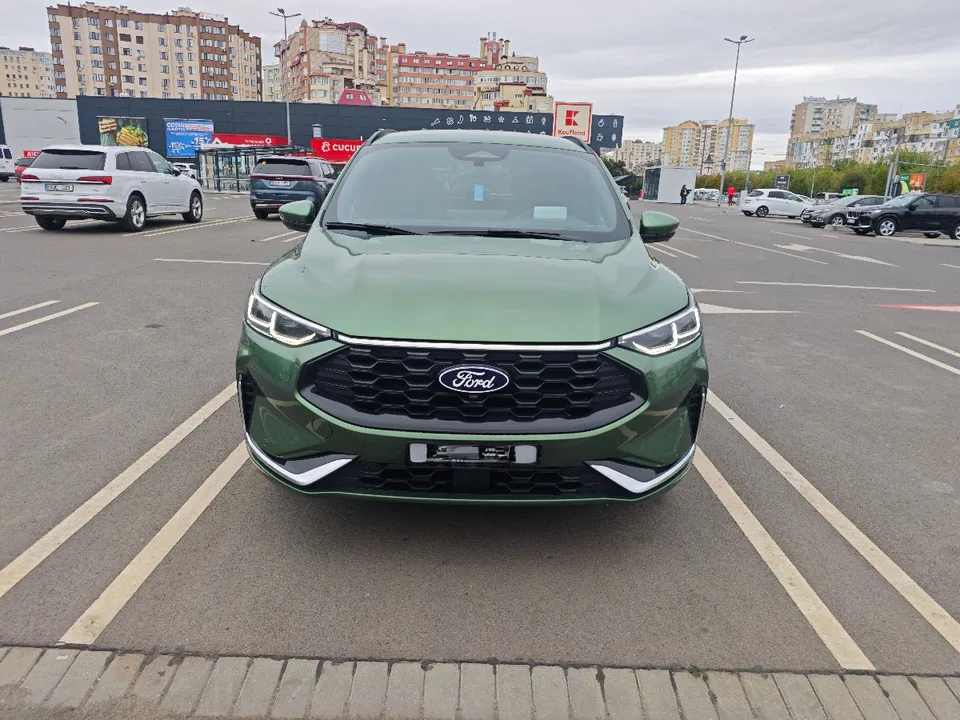 Ford Kuga 2024 — фото 1, купить с доставкой в Москву
