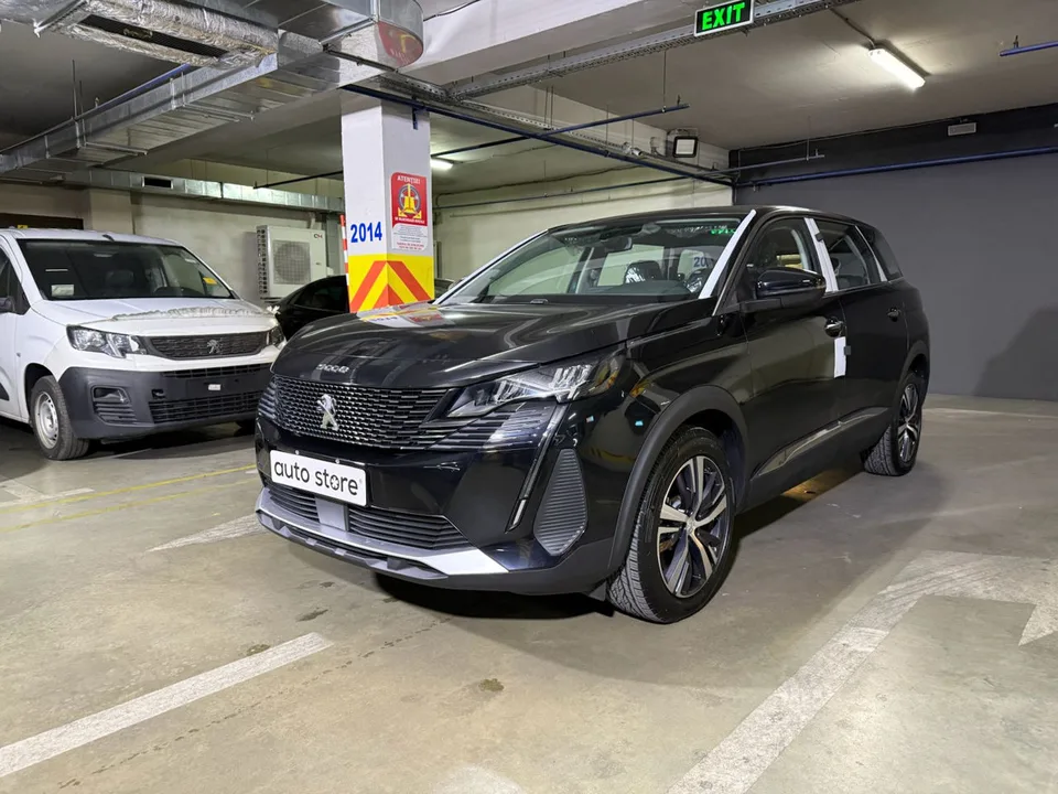 Peugeot 5008 2023 — фото 1, купить с доставкой в Москву