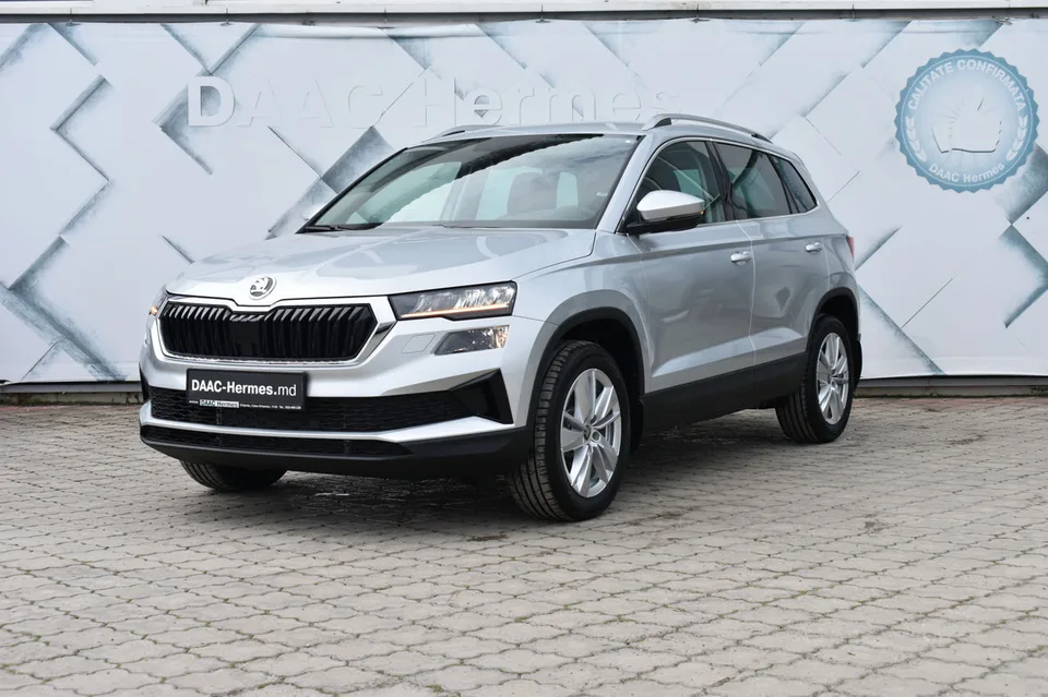 Skoda Karoq 2025 — фото 1, купить с доставкой в Москву