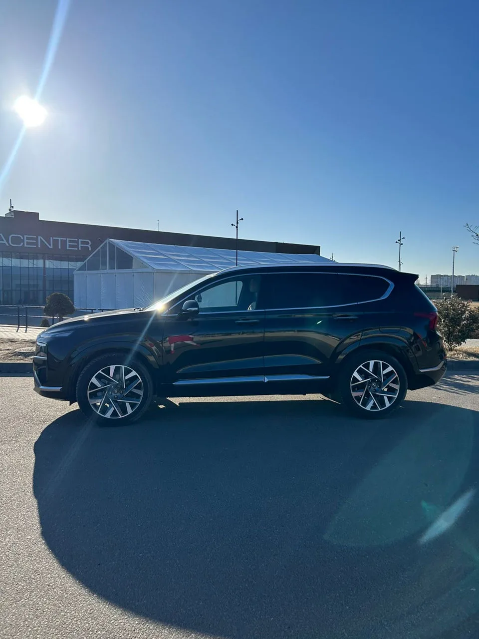 Hyundai SantaFe 2022 — фото 1, купить с доставкой в Москву