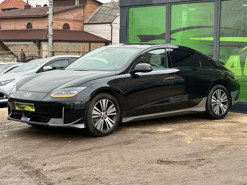 Hyundai Ioniq 6 2023 — фото 1, купить с доставкой в Москву