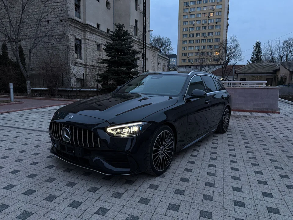 Mercedes-Benz C-Class 2024 — фото 1, купить с доставкой в Москву