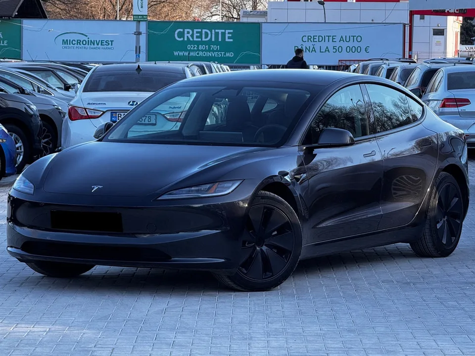 Tesla Model 3 2024 — фото 1, купить с доставкой в Москву