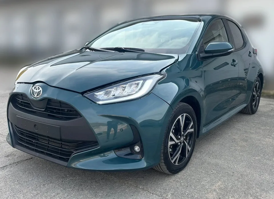 Toyota Yaris 2025 — фото 1, купить с доставкой в Москву
