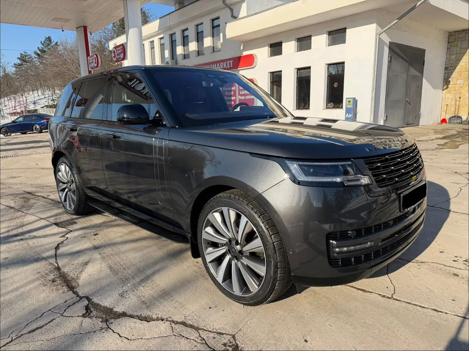 Land Rover Range Rover 2023 — фото 1, купить с доставкой в Москву
