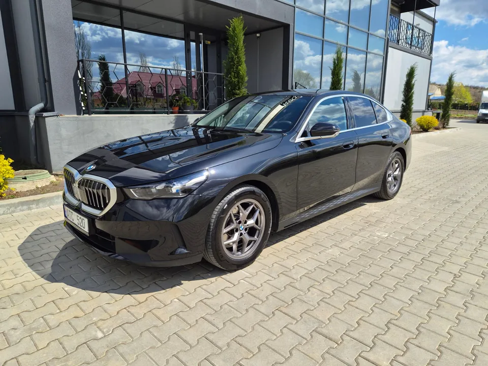 BMW 5 Series 2024 — фото 1, купить с доставкой в Москву