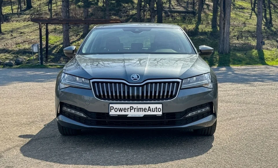 Skoda Superb 2023 — фото 1, купить с доставкой в Москву