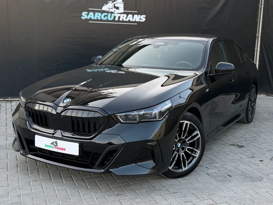 BMW 5 Series 2023 — фото 1, купить с доставкой в Москву