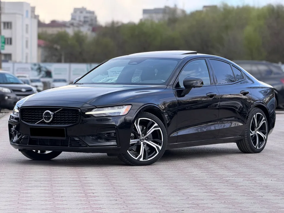 Volvo S60 2024 — фото 1, купить с доставкой в Москву