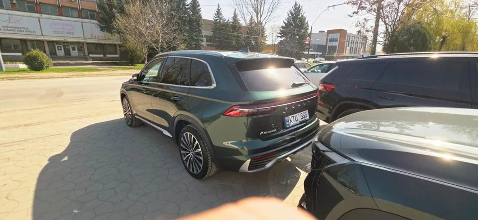 Geely Monjaro 2025 — фото 1, купить с доставкой в Москву