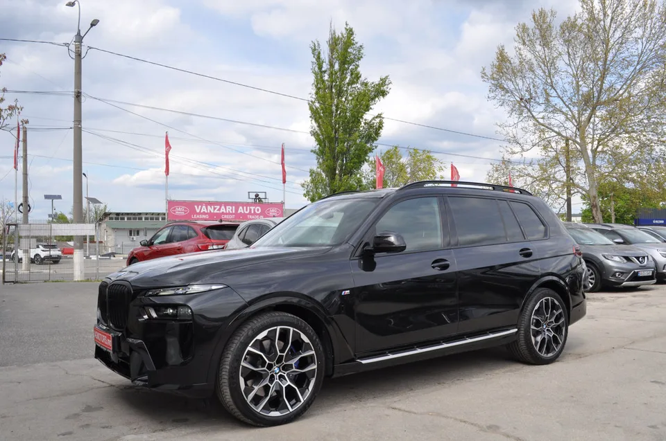 BMW X7 2023 — фото 1, купить с доставкой в Москву