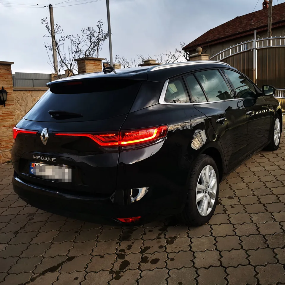 Renault Megane 2023 — фото 1, купить с доставкой в Москву